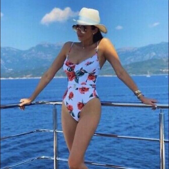 Onia x WeWoreWhat Danielle one piece Rose - Picture 4 of 10